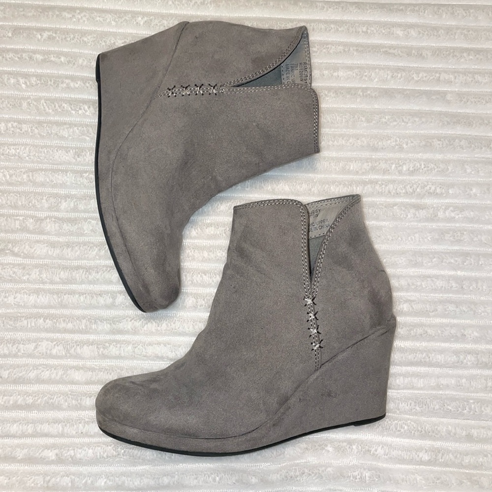 Women’s Grey suede wedge ankle boots with zipper